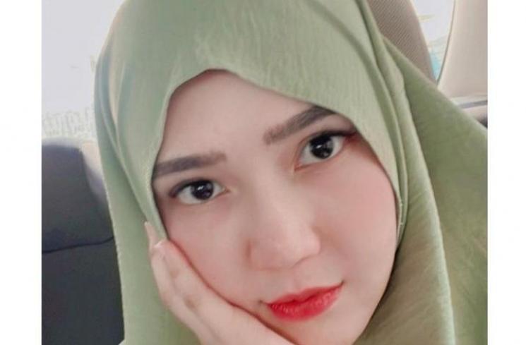 Gaya Hijab Biduan Cantik di Indonesia(Instagram/@viavallen)
