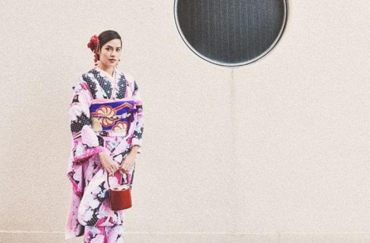 Gaya Artis Pakai Kimono Jepang. (Instagram/@raisa6690)