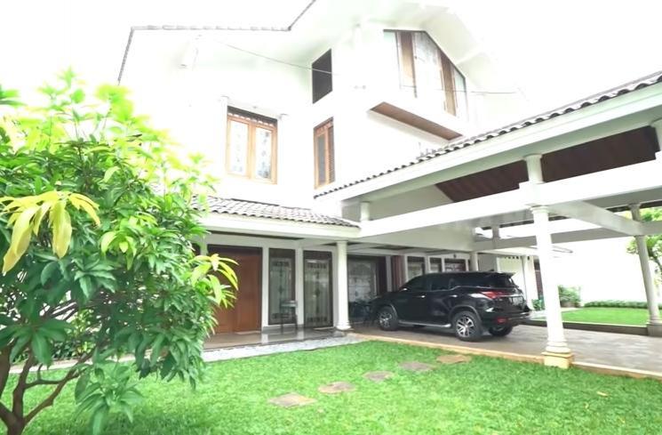 Rumah Camelia Malik (YouTube/TRANS7 OFFICIAL)