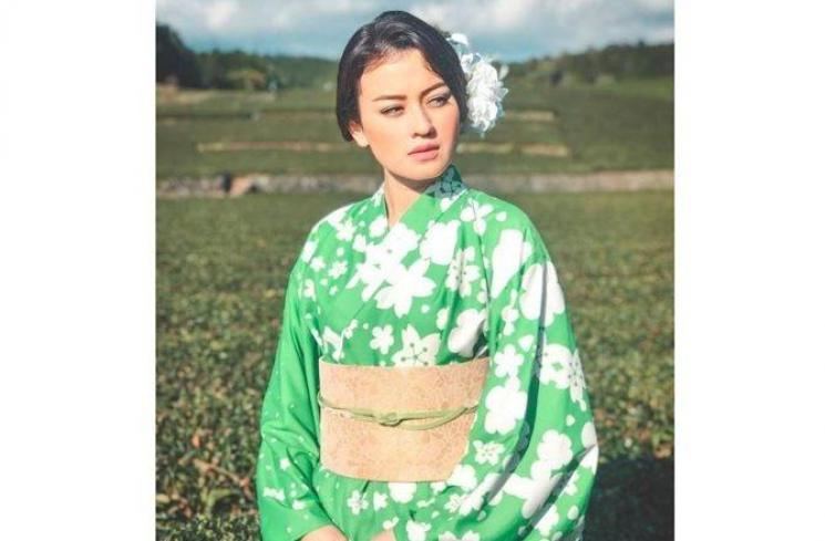 Gaya Artis Pakai Kimono Jepang. (Instagram/@kimbrlyryder)