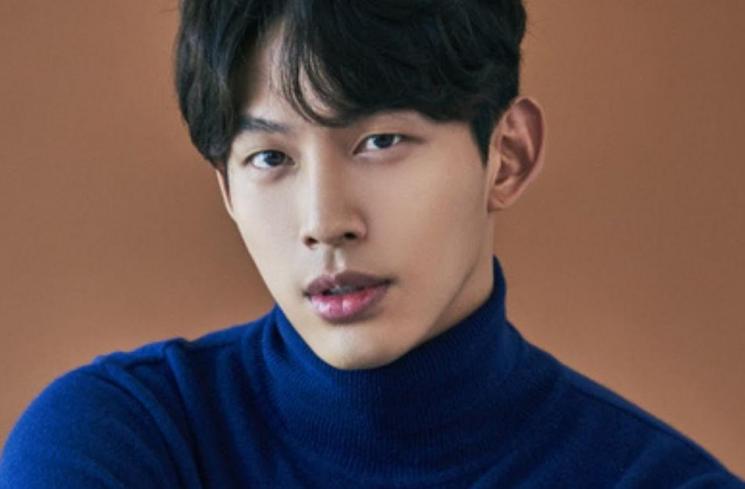 eks member UN, Choi Jung Won (Koreaboo)