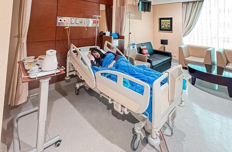 Potret Lucinta Luna Dirawat di RS (instagram/lucintaluna_manjalita)