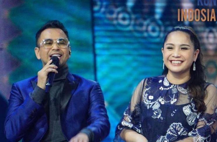 Potret Ayu Ting Ting dan Nagita Slavina di HUT Indosiar (Instagram/indosiar)