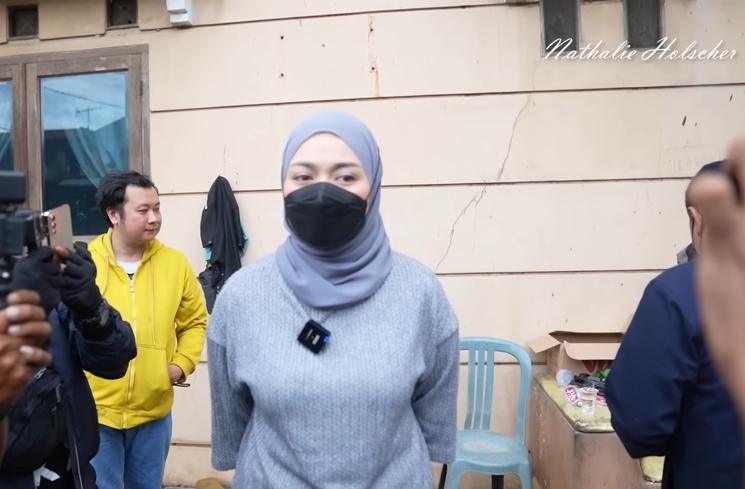 Momen Nathalie Holscher ke rumah Tiko (YouTube/NATHALIE HOLSCHER)