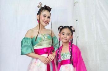 10 Potret Penyanyi Duet Bareng Anak, Penampilan Ayu Ting Ting dan Bilqis di HUT Indosiar Disorot