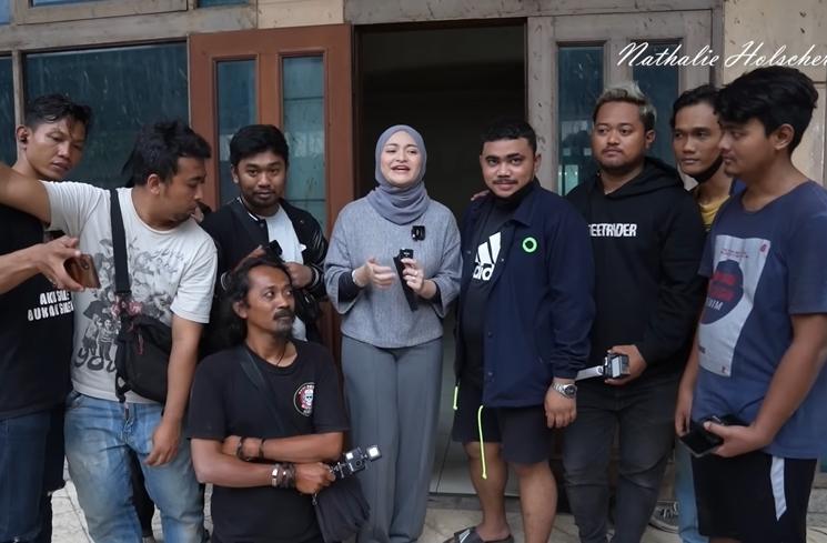 Momen Nathalie Holscher ke rumah Tiko (YouTube/NATHALIE HOLSCHER)