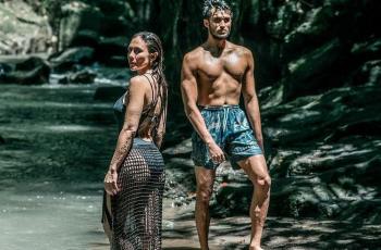Wulan Guritno dan Sabda Ahessa Mandi Bareng di Sungai Pakai Baju Terawang: Masuk Angin Loh Nanti