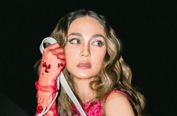 Pakai Outfit Warna Ngejreng, Luna Maya Disebut Mirip Bunda Corla