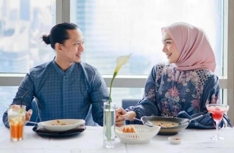 Potret kenangan Melody Prima dan Tommy Bagus Setiadi. (Instagram/melodyprima)