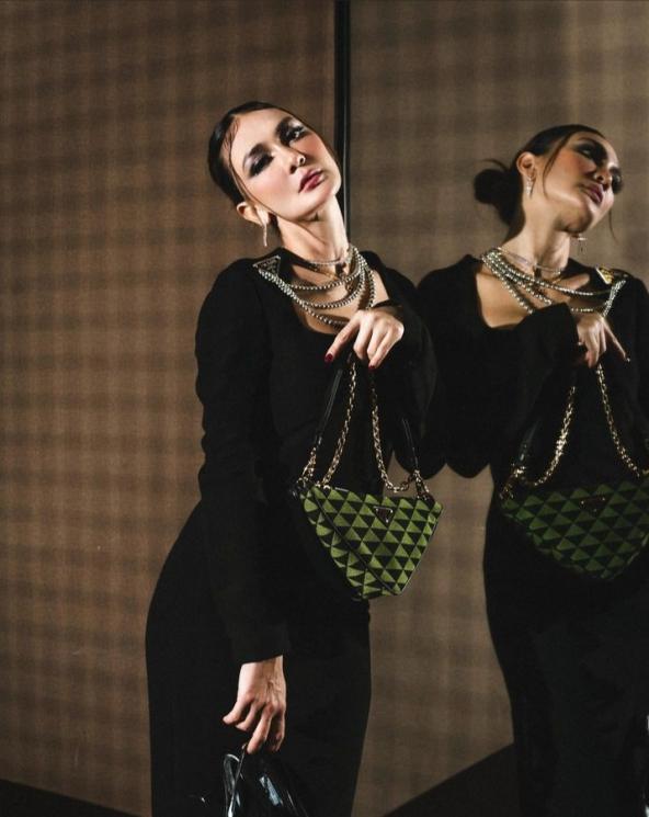 Pemotretan Luna Maya Pakai Luxury Brand(Instagram/@lunamaya)