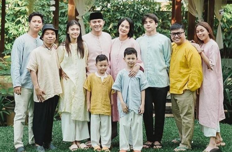 Kebersamaan Seleb dan Anak Angkat (Instagram/@bu_deedee)