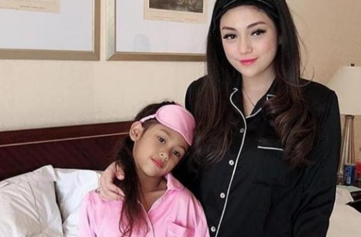  Kebersamaan Seleb dan Anak Angkat (Instagram/@jelley.sc)