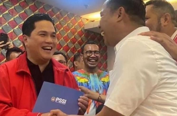 Momen Artis dan Youtuber antar Erick Thohir Daftar Ketum PSSI (Instagram/@baimwong)