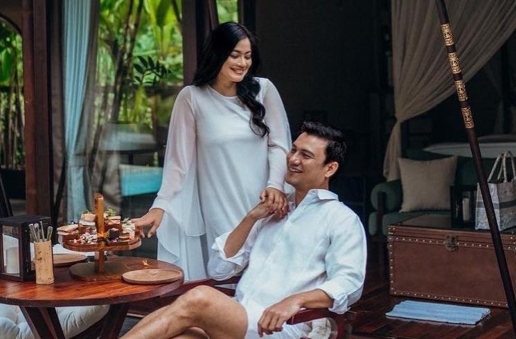 Gaya Artis Usia 40-an saat Liburan ke Bali (Instagram/@titi_kamall)