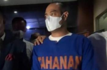 Hotman Paris Ungkap Momen Ferry Irawan Pakai Baju Tahanan Pertama Kali