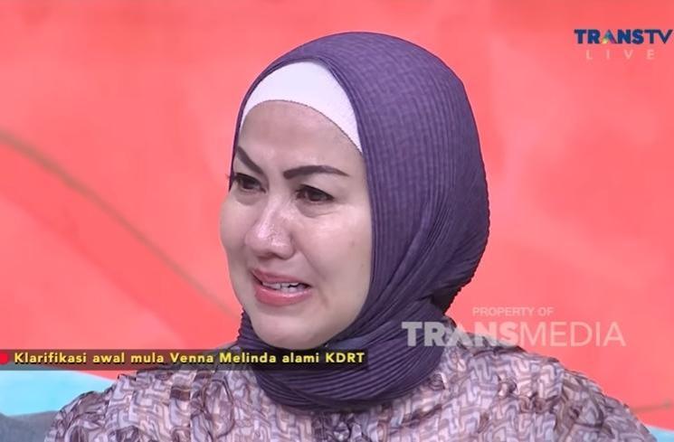 Momen Venna Melinda Nangis Kejer di Acara TV (YouTube TRANS TV Official)