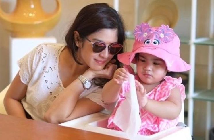 Artis yang Gaya Parentingnya Dipuji (instagram/@therealdisastr)