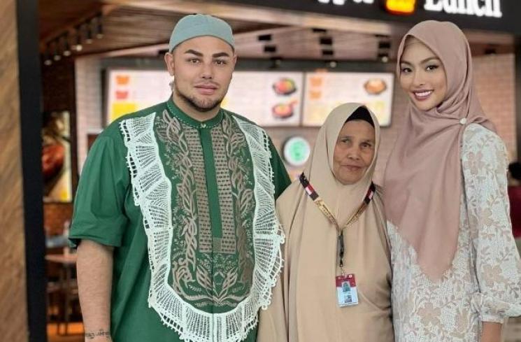 Potret Ivan Gunawan umrah. (Instagram/ivan_gunawan)