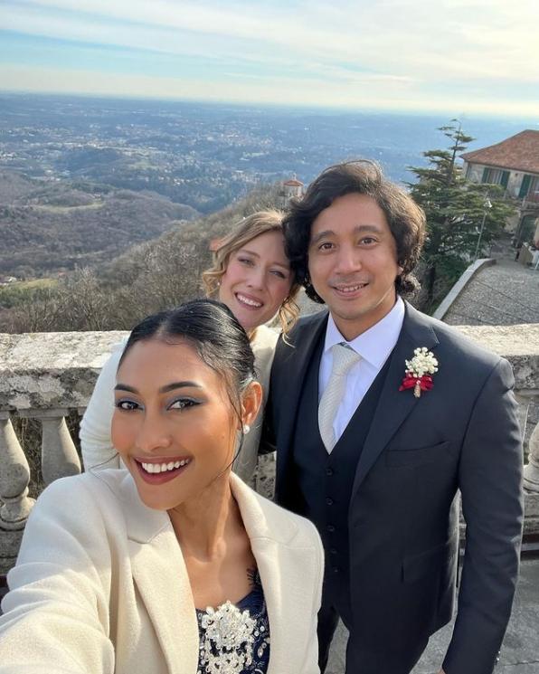 Momen Novia Bachmid Kondangan di Italia. (Instagram/noviabachmid)