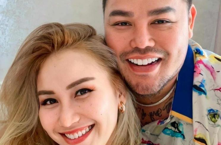 Potret mesra Ivan Gunawan dan Ayu Ting Ting. (Instagram/@ayutingting92)
