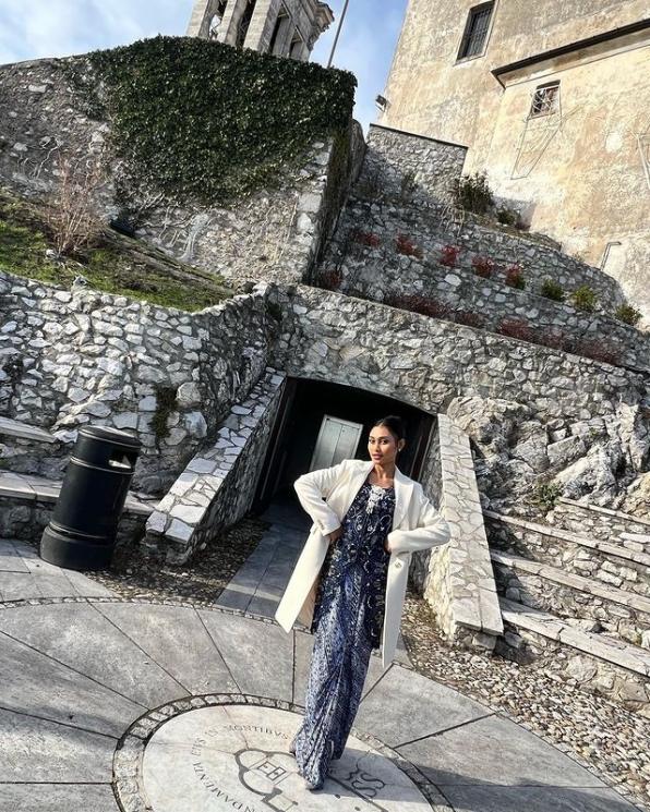 Momen Novia Bachmid Kondangan di Italia. (Instagram/noviabachmid)