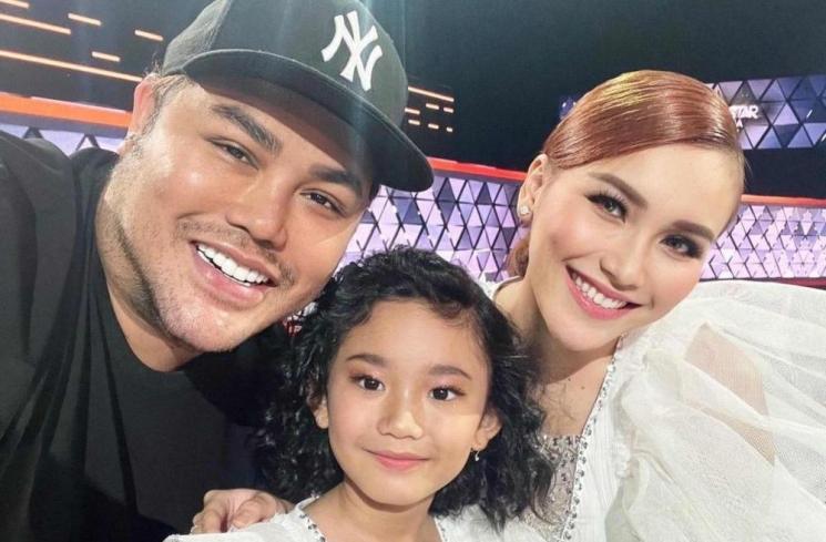Potret mesra Ivan Gunawan dan Ayu Ting Ting. (Instagram/@ayutingting92)