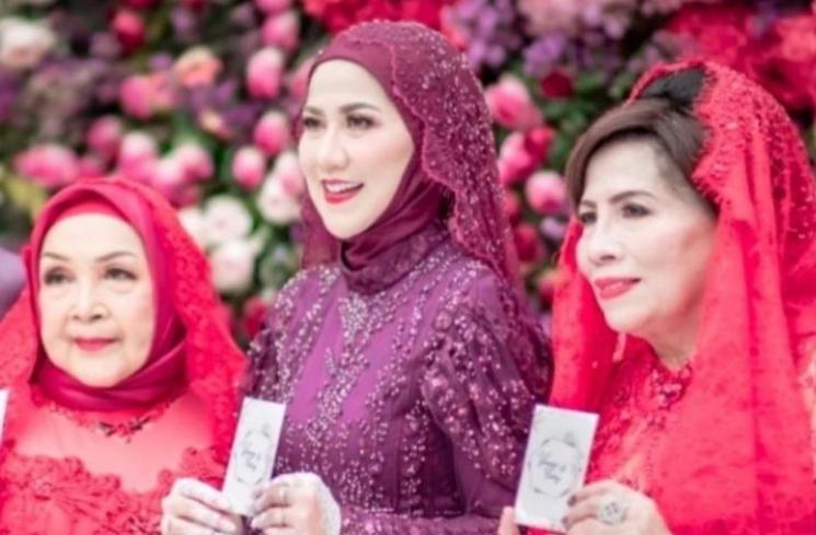 Kebersamaan Ibu Venna Melinda dan Ibunda Ferry Irawan. (Instagram/@nuryattyindra)