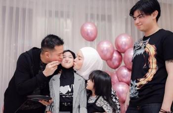 12 Potret Ulang Tahun Anak Olla Ramlan, Keharmonisan Bareng Mantan Suami Dipuji