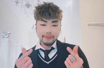 Dandan Ala Harry Potter, Muka Roy Kiyoshi Malah Bikin Merinding: Pucet Banget