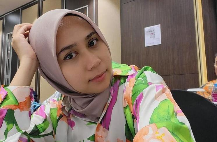 Potret Sarni Istri Ivan Fadilla. (Instagram/nyaisarni2)