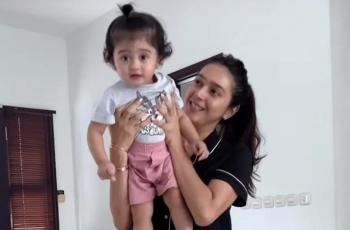 7 Potret Nabila Syakieb Momong Baby Guzel saat Hangout Bareng Margin Wieheerm, Adu Cantik!