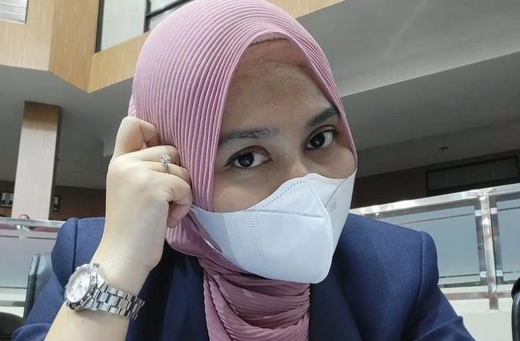 Potret Sarni Istri Ivan Fadilla. (Instagram/nyaisarni2)