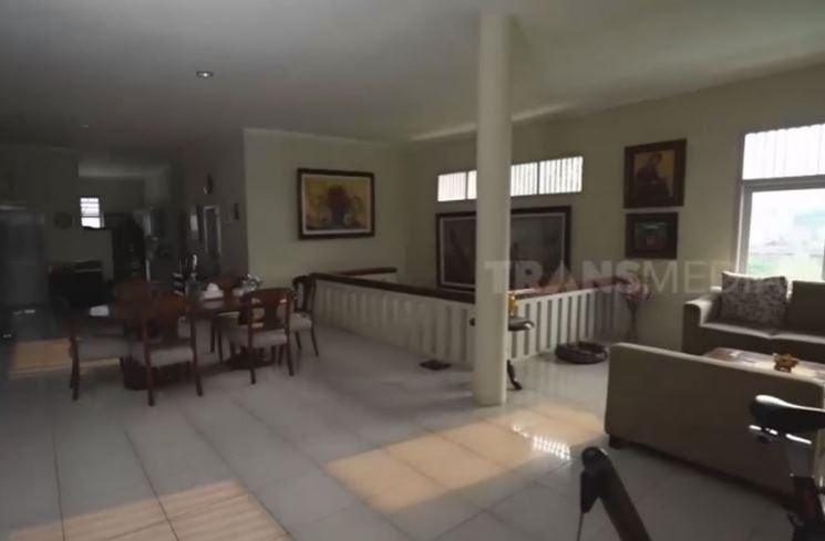 Potret Rumah Roy Marten. (YouTube/TRANS7Official)