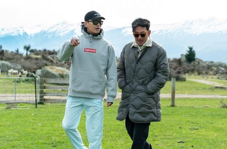 Potret Seru Aktor di Bros on Foot (Instagram/@tving.official)