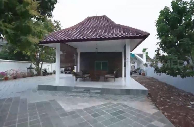 Potret Rumah Roy Marten. (YouTube/TRANS7Official)
