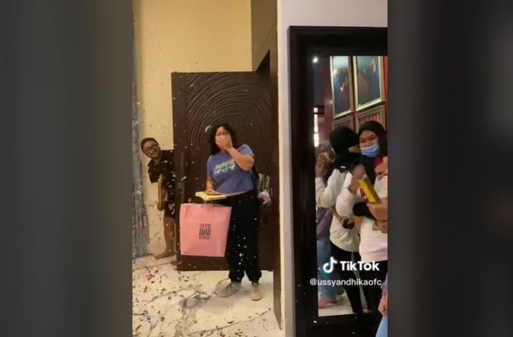 Kejutan ulang tahun Amel (TikTok/ussyandhikaofc)