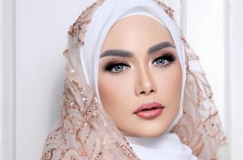 10 Potret Krisdayanti Berhijab saat Manggung, Kecantikannya Bikin Pangling!