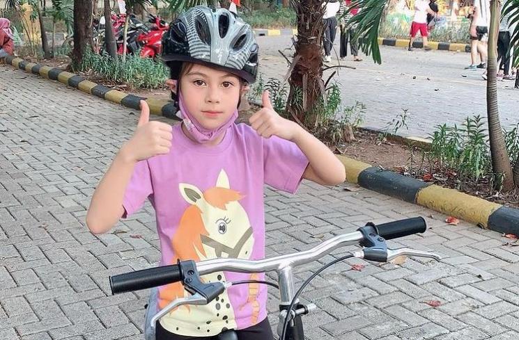 Potret Anak Siti KDI yang Beranjak Remaja. (Instagram/siti_perk)