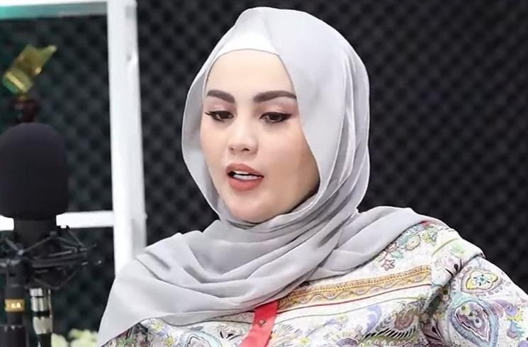 Kasus Artis yang Ditangani Hotman Paris (instagram/@jejee_dunn)