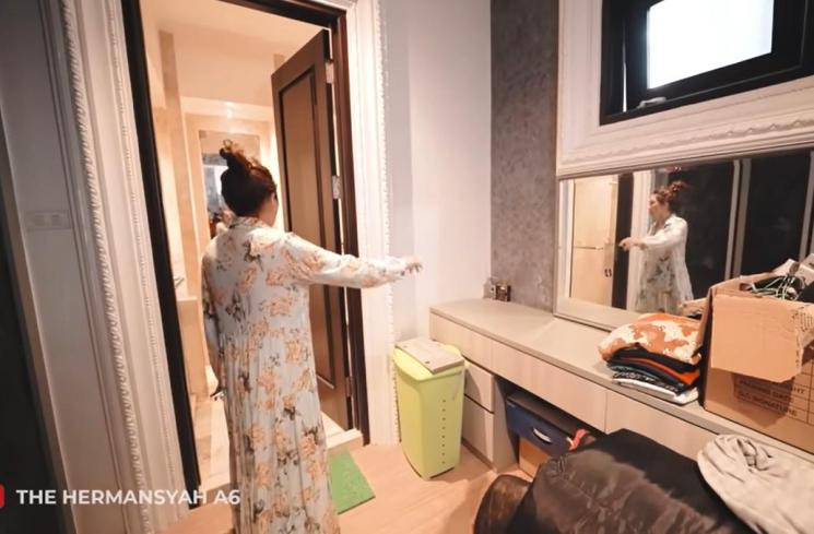 Potret kamar terbaru Azriel Hermansyah. (YouTube/The Hermansyah A6)