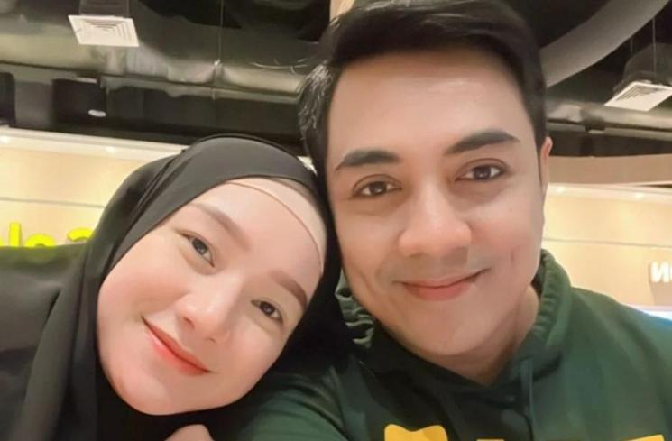 Indri Giana dan Ustaz Riza Muhammad. (Instagram/ustdzrizamuhammad)
