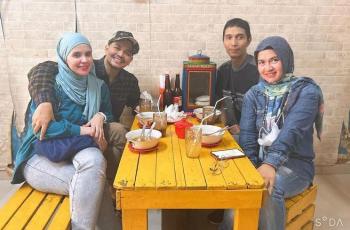 Kondisi Indra Bekti Makin Membaik, Foto Makan Soto Bareng Istri Diserbu Netizen: Semangat Mas!