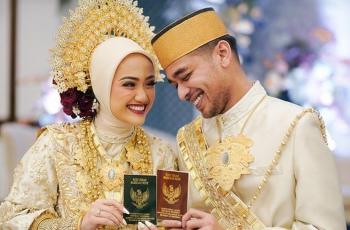 Usung Adat Bugis, Ini 10 Potret Pernikahan Wafda Saifan dengan Dokter Gigi Cantik