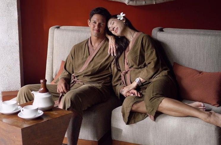Artis menikah beda agama (Instagram/@jenniferbachdim)