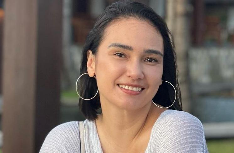 Artis operasi angkat rahim (Instagram/@febyfebiola_)