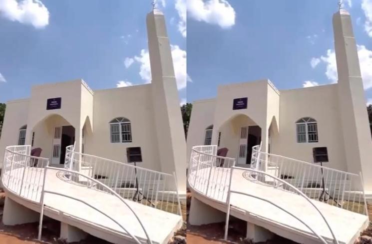 Potret Masjid Ivan Gunawan di Uganda Afrika (instagram/@ivan_gunawan)