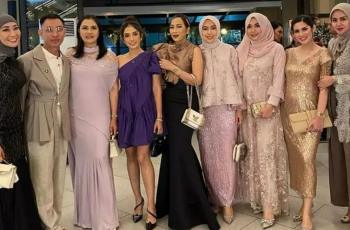 Baju Kondangan Ussy Sulistiawaty Dicap Kelewat Seksi: Cocok Buat Anak SD