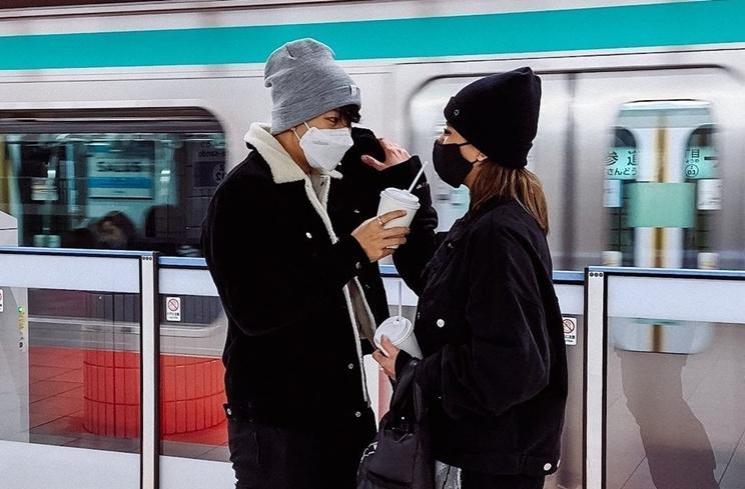Momen Liburan Awkarin dan Alden ke Jepang (instagram/narinkovilda)