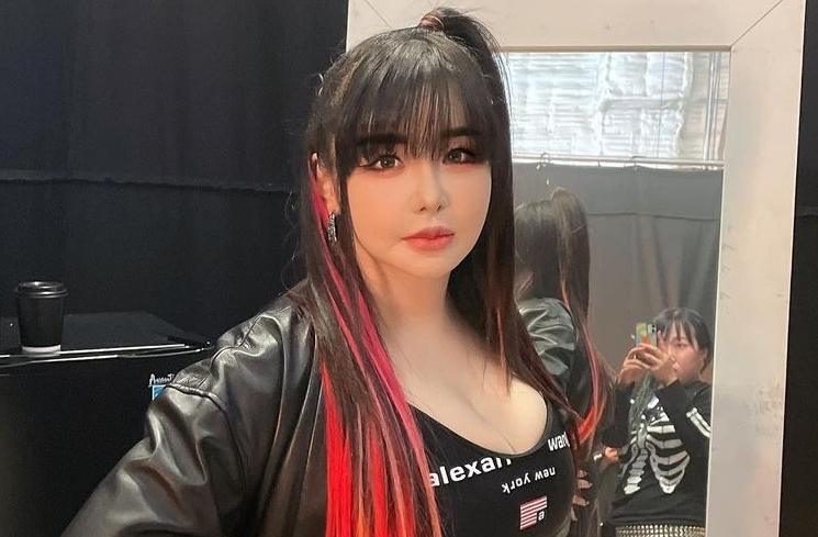 Artis Kecanduan Oplas (instagram/@newharoobompark)