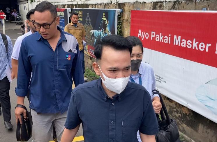 Ruben Onsu di Polda Metro Jaya. (MataMata.com/Adiyoga Priyambodo)